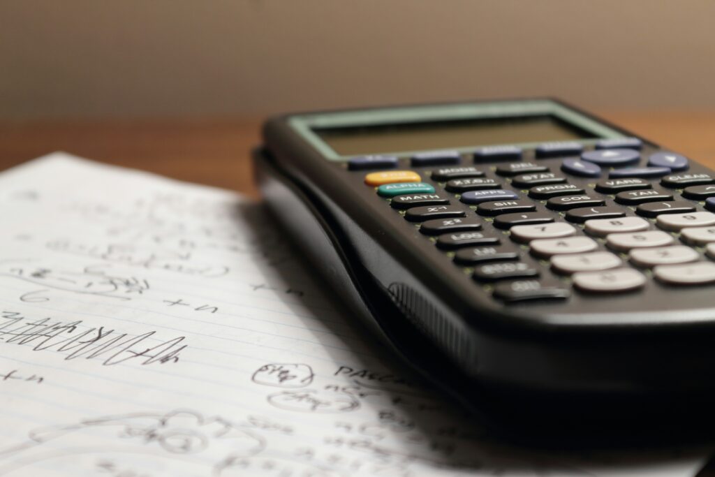 Les micro-entrepreneurs sont tenus de respecter des obligations comptables et fiscales.